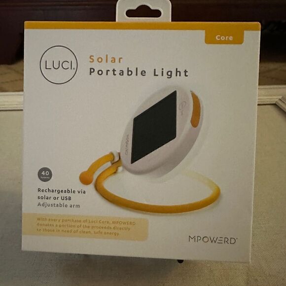 MPowerd LUCI Solar Portable Light  - NIB - Picture 1 of 10